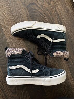 Women's High-Top Suede Lace-Up Sneakers in Black with White Stripe